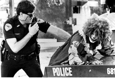 Name:  clown2.jpg
Views: 545
Size:  32.1 KB