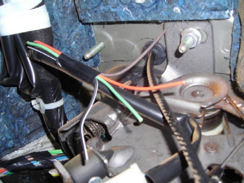 Name:  wires under dash.JPG
Views: 940
Size:  114.3 KB